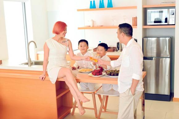 MC Hoàng Linh đăng ảnh gia đình hạnh phúc, dân mạng xuýt xoa trước diễn xuất của cặp song sinh-6