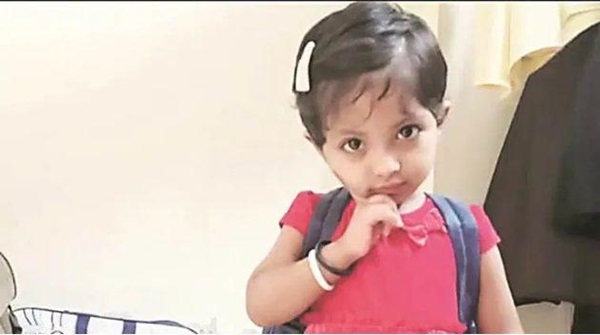 Khó chịu vì cháu gái quấy khóc suốt đêm, bà nội làm điều khiến ai cũng sợ hãi-1