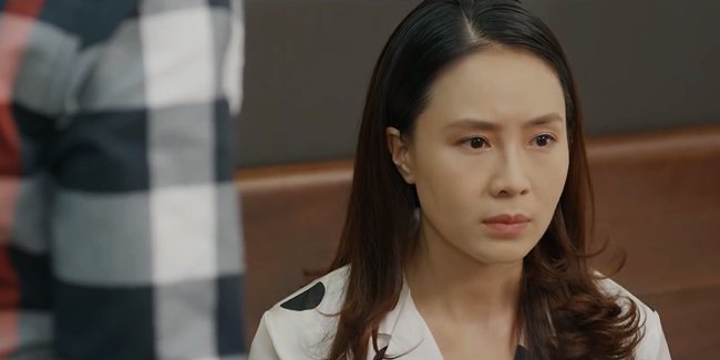 Hoa Hồng Trên Ngực Trái: Mẹ Khuê đánh ghen thay con gái, Trà bị tát không trật phát nào-3