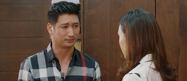 Hoa Hồng Trên Ngực Trái: Mẹ Khuê đánh ghen thay con gái, Trà bị tát không trật phát nào-4