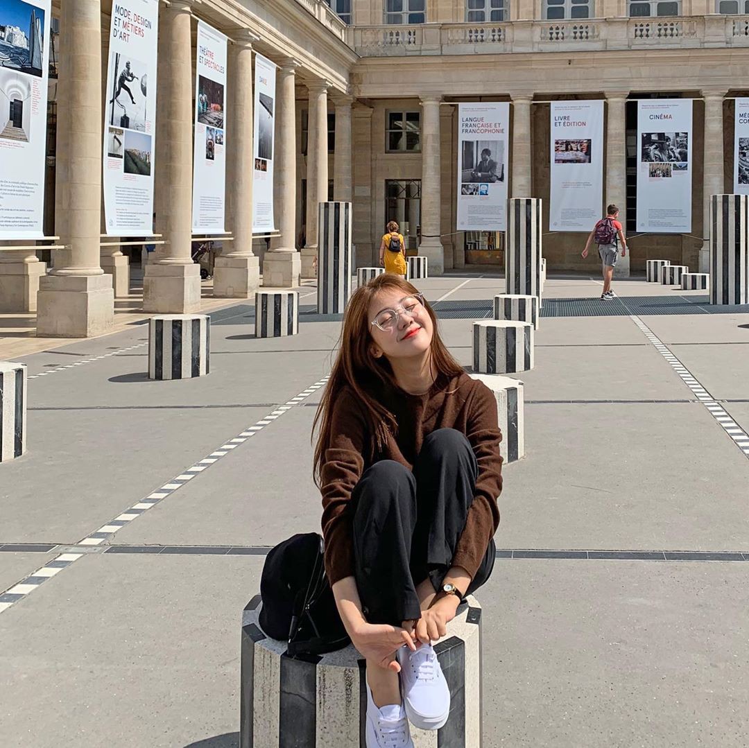 Cứ cho là giày sneakers mix kiểu gì cũng ổn đi, nhưng bạn sao có thể làm ngơ trước 4 cách diện đẹp mê này-2