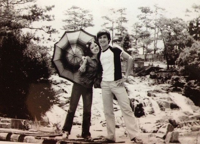 Bất ngờ với hình ảnh thời trẻ hiếm có của những danh hài nổi tiếng Việt Nam: Hóa ra ai cũng có lúc cực hài hước thế này-11