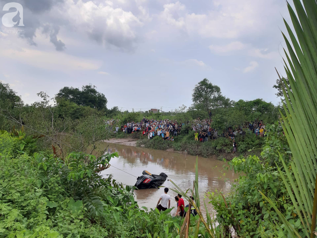 Quặn lòng đám tang 3 người chết trong xe Mercedes dưới kênh nước, người mẹ khóc ngất bên linh cữu các con-5