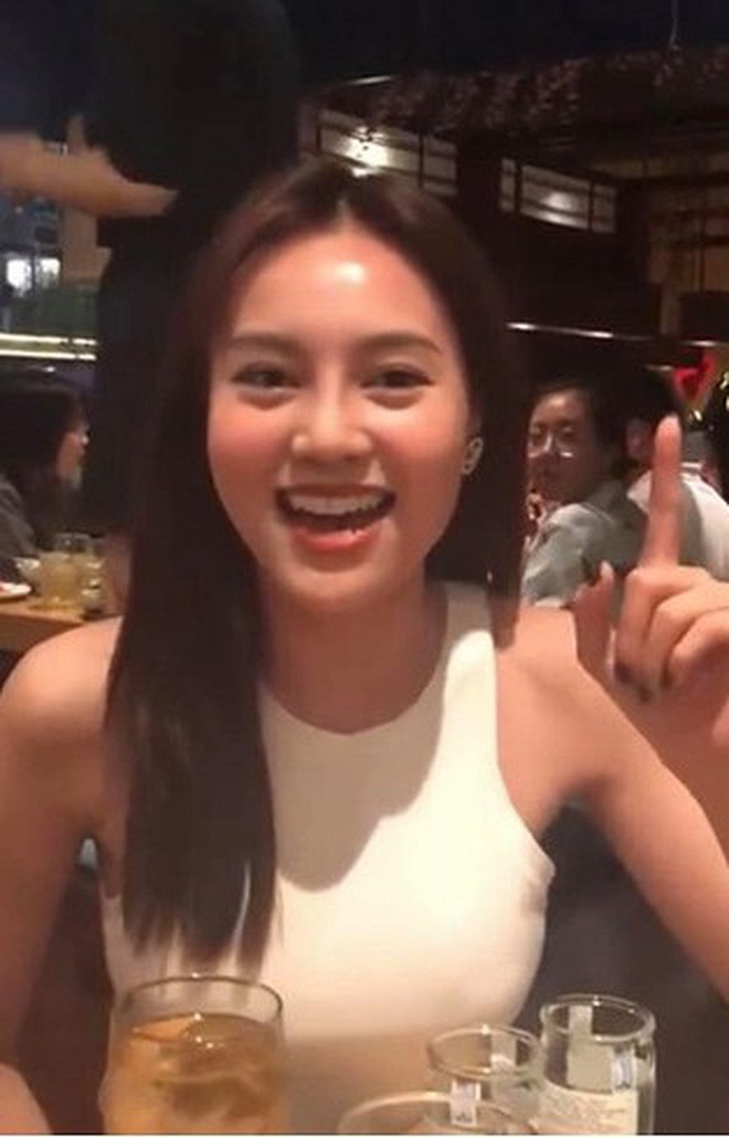 Dàn mỹ nhân Vbiz lộ nhan sắc thật qua ảnh camera thường: Dấu vết thời gian đến khuyết điểm body, Hà Tăng đỉnh khó cãi-6