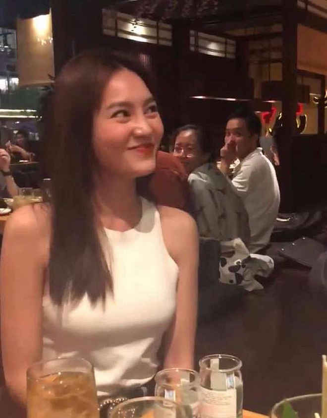 Dàn mỹ nhân Vbiz lộ nhan sắc thật qua ảnh camera thường: Dấu vết thời gian đến khuyết điểm body, Hà Tăng đỉnh khó cãi-5