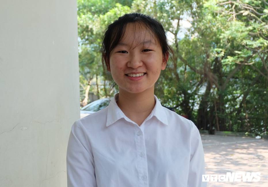 Mẹ mất sớm, thủ khoa Học viện Báo chí và Tuyên truyền từng nhặt ve chai phụ nuôi các em thơ-2