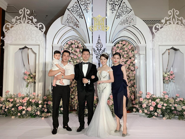 Lỡ duyên với cơ phó Hà Duy, Âu Hà My được chồng doanh nhân vác cả lâu đài siêu to khổng lồ vào hôn lễ, rước dâu cũng phải là bạch mã vài chục tỷ-6