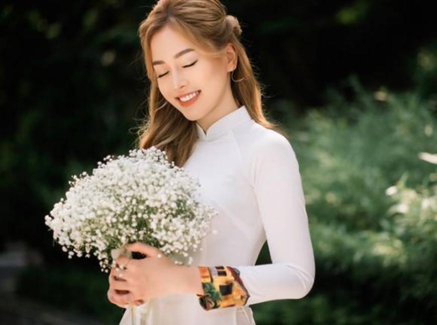 Á hậu Phương Nga đẹp lụi tim khi diện áo dài trắng chụp ảnh kỷ yếu-5