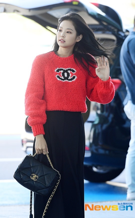 3 lần đụng hàng với Jennie BlackPink là cả 3 lần Phượng Chanel nhận kết đắng-2