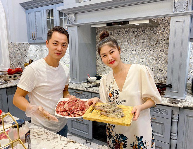 Cả vợ cả chồng nhà Đăng Khôi mải mê nấu ăn nhưng nhân vật cuối cùng cũng gây chú ý-2