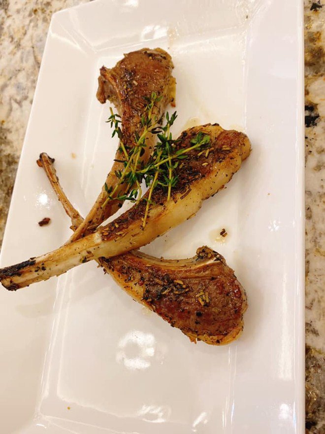 Cả vợ cả chồng nhà Đăng Khôi mải mê nấu ăn nhưng nhân vật cuối cùng cũng gây chú ý-7