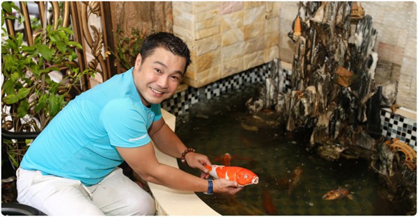 Lý Hùng: Quý ông 50 tuổi giàu có bậc nhất showbiz ở vậy để chăm sóc mẹ già-5