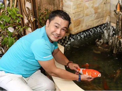 Lý Hùng: Quý ông 50 tuổi giàu có bậc nhất showbiz