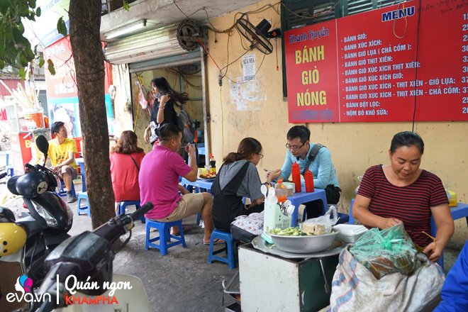 Bỏ nghề nông dân lên thành phố, U50 thành bà chủ bánh giò thịt nướng 18 năm nức tiếng-11