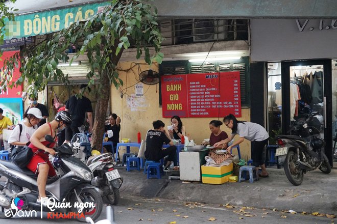 Bỏ nghề nông dân lên thành phố, U50 thành bà chủ bánh giò thịt nướng 18 năm nức tiếng-1