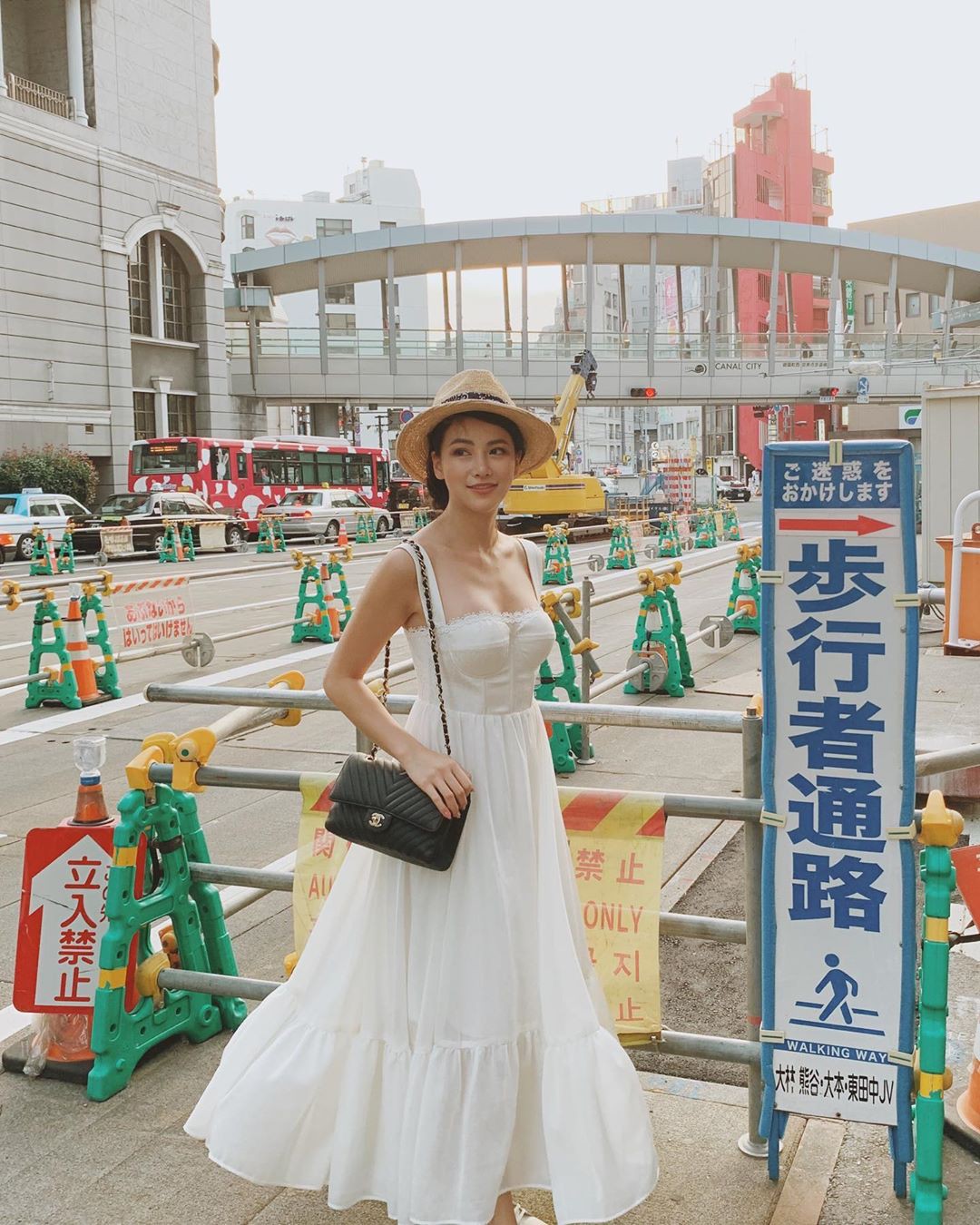 Cũng chịu khó mặc điệu như ai, nhưng HH Phương Khánh vẫn nhiều lần đánh tụt cảm xúc người nhìn vì lỗi diện đồ phổ biến-8