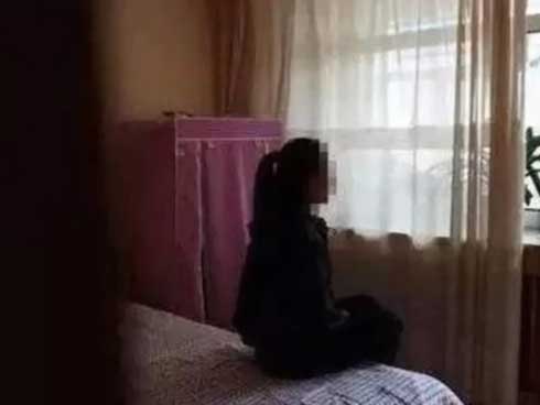 Định khiếu nại vì shipper giao đồ ăn muộn, cô gái kinh ngạc khi nhìn xuống chân anh-2