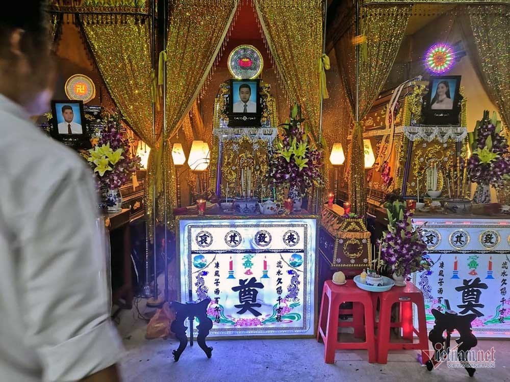 Thêm nhiều tình tiết vụ Mercedes dưới kênh 3 người chết ở Tiền Giang-1