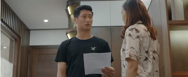 Hoa hồng trên ngực trái tập 18: Thái ca ngợi bồ nhí Ở bên Trà thấy tuổi trẻ như ùa về!, thế thanh xuân của vợ thì anh vứt đi đâu?-1