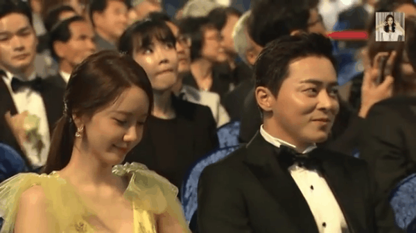 Nữ thần nhan sắc Yoona diện đầm bức tử vòng 1 sexy đến khó tin, nhưng choáng nhất là tổng giá trị bộ đồ cô dát lên người-7