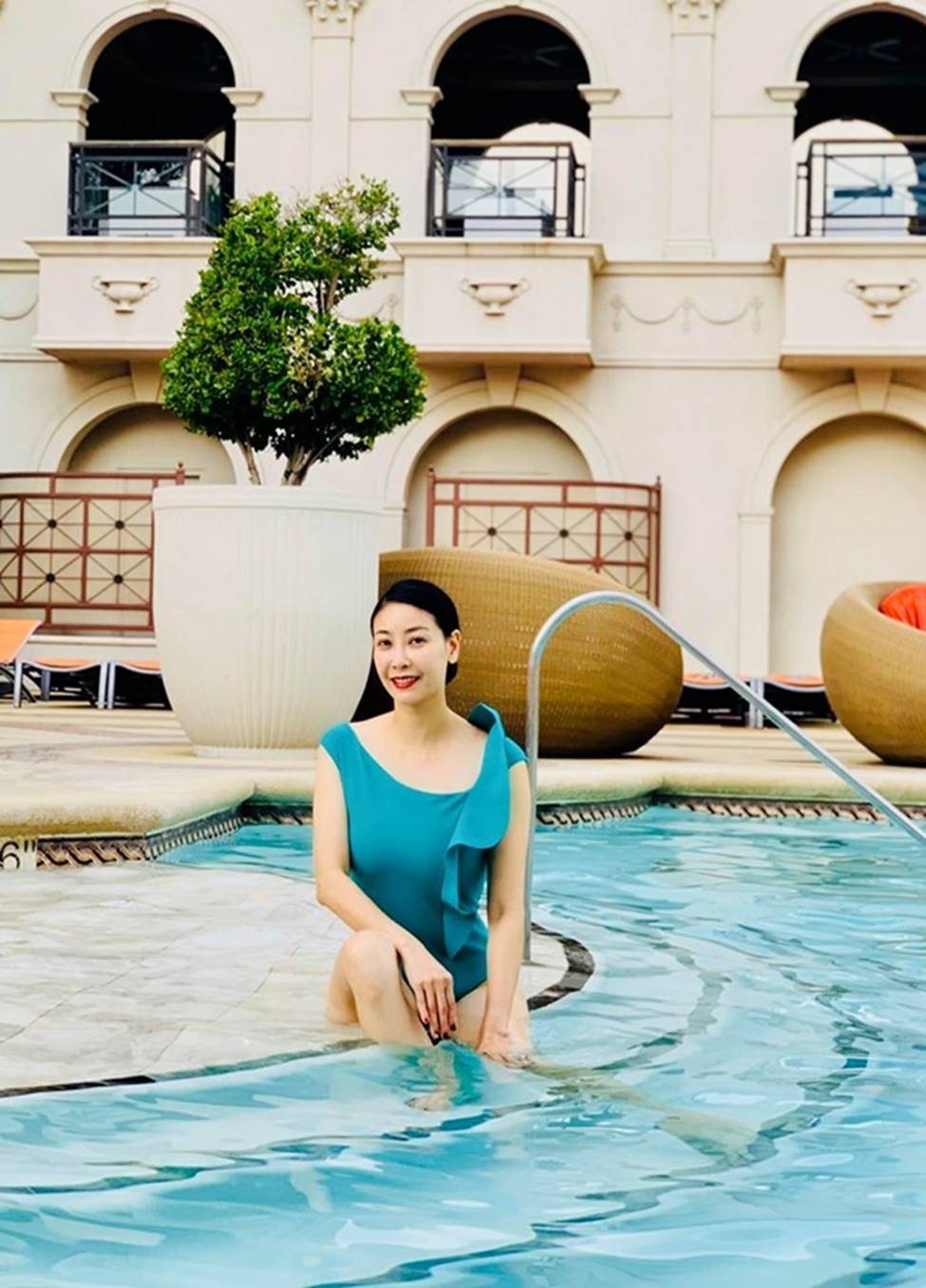 Ngỡ ngàng vẻ nóng bỏng của Hoa hậu giàu nhất nhì Việt Nam ở tuổi 43-12