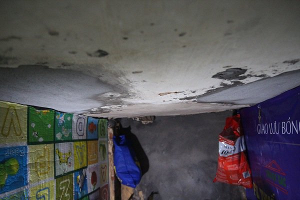 Bố đơn thân có nhà 3m² trên phố cổ: Muốn con lấy vợ nhưng chẳng lẽ ngủ cùng chúng nó”-5