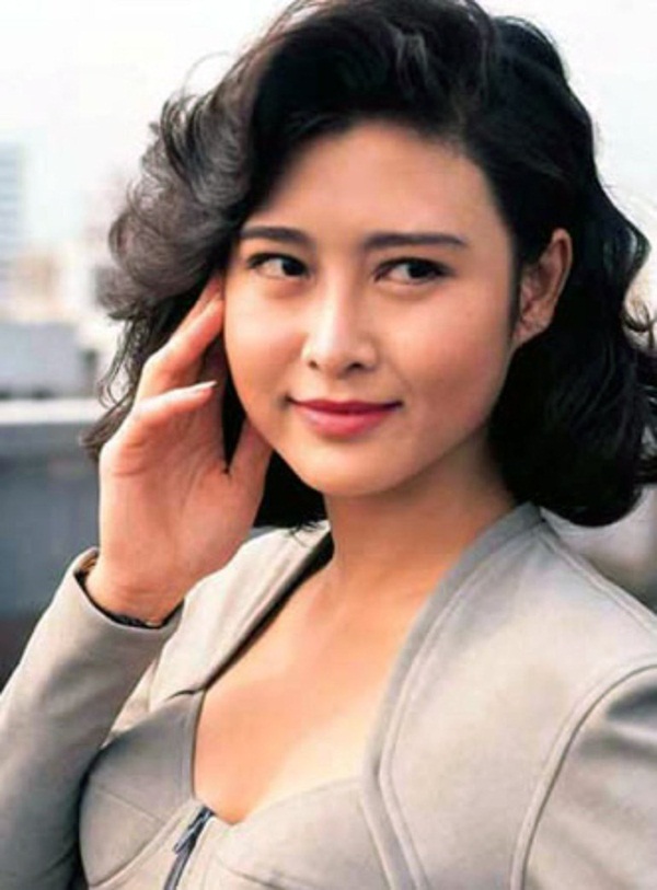 Bị đàn ông khinh rẻ vì mác diễn viên phim 18+, ai ngờ người đẹp Hong Kong cưới hẳn tỷ phú để dằn mặt thiên hạ và chồng còn hết lời ca ngợi vợ-3