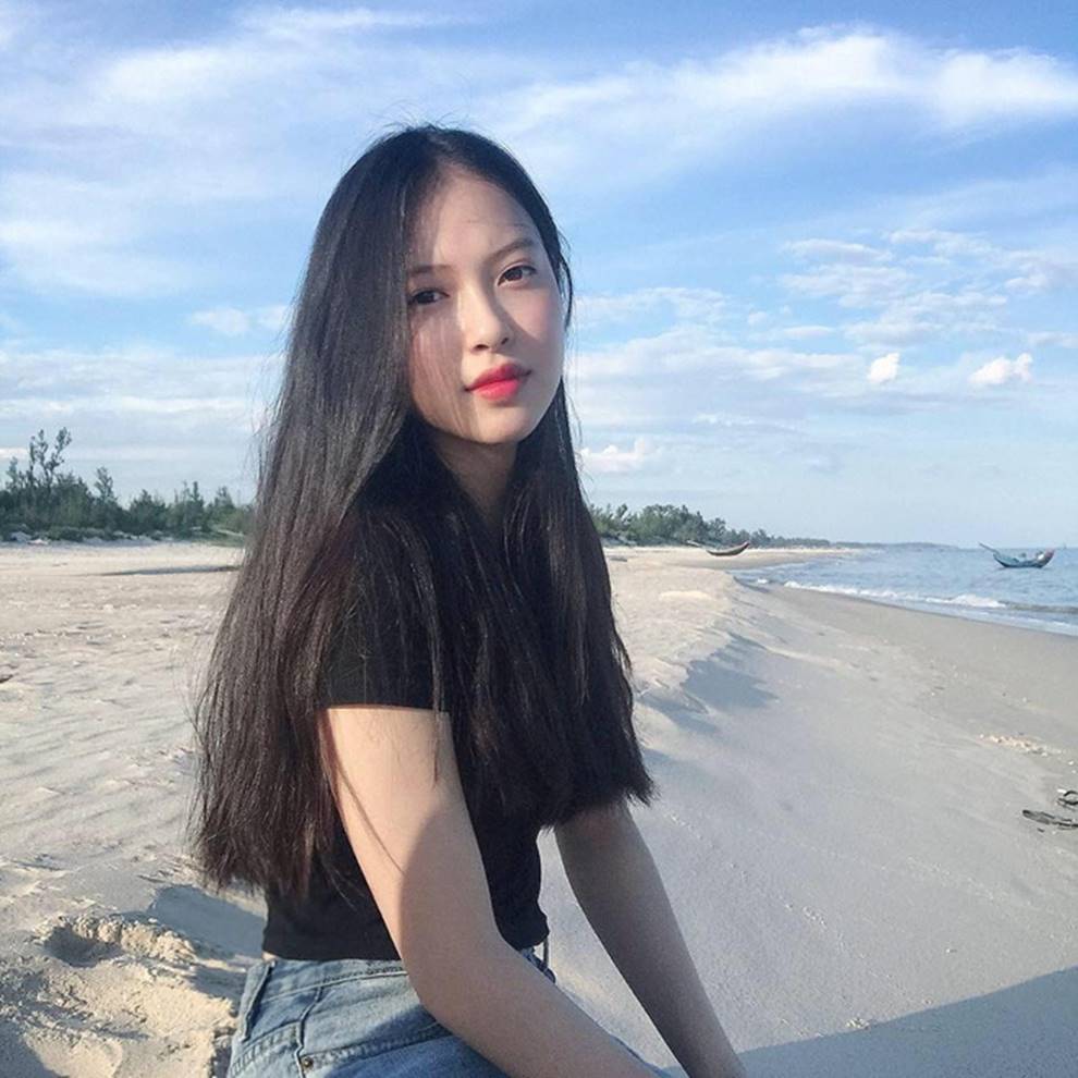 Nữ sinh 1999 ngồi trên ghế chủ toạ với vai trò Thẩm phán khiến dân tình xôn xao vì vừa xinh xắn vừa quá đỗi tài năng-21