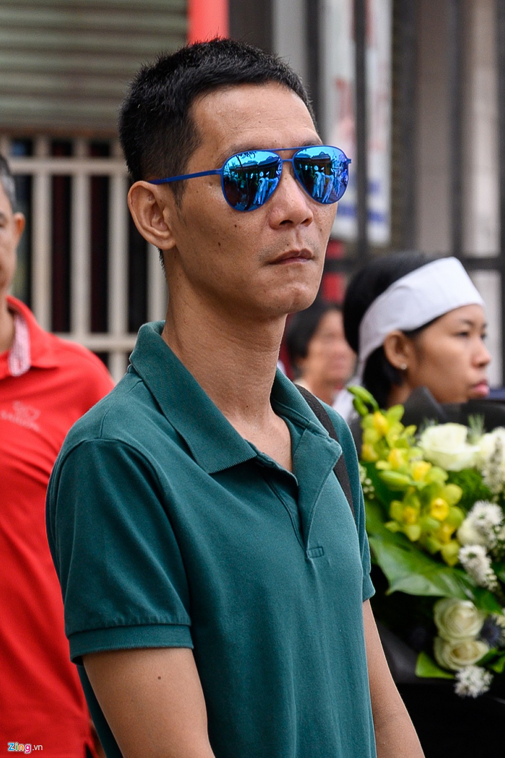 Vợ con nghệ sĩ Xuân Hiếu khóc nghẹn bên di ảnh trong lễ đưa tang-6