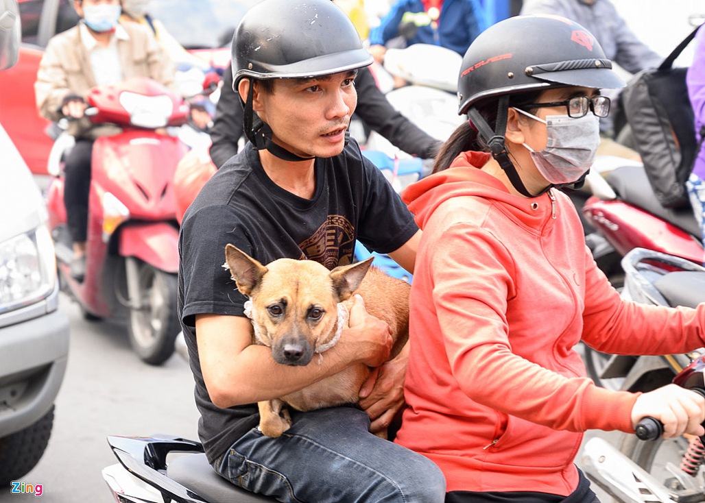 Vợ con nghệ sĩ Xuân Hiếu khóc nghẹn bên di ảnh trong lễ đưa tang-9