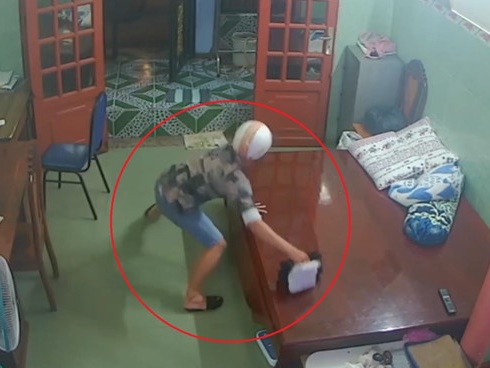 Trộm đeo mặt nạ thú qua mặt 6 bảo vệ lấy đi 30kg trang sức-1