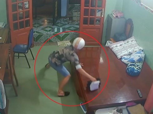 Trộm lẻn vào nhà dân lấy túi xách 1 tỷ đồng