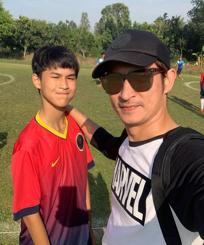 Con trai diễn viên Huy Khánh cao vượt trội, được khen đẹp hơn bố-4