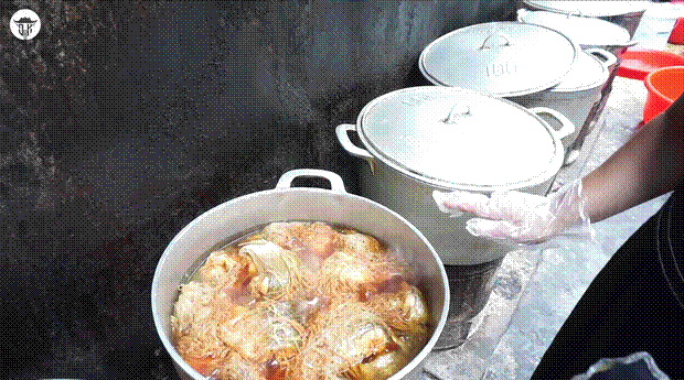 Cá kho phố cổ bỗng hot đến lạ: Thi nhau review, người không thích cá còn ăn thường xuyên vì cuốn mồm-4