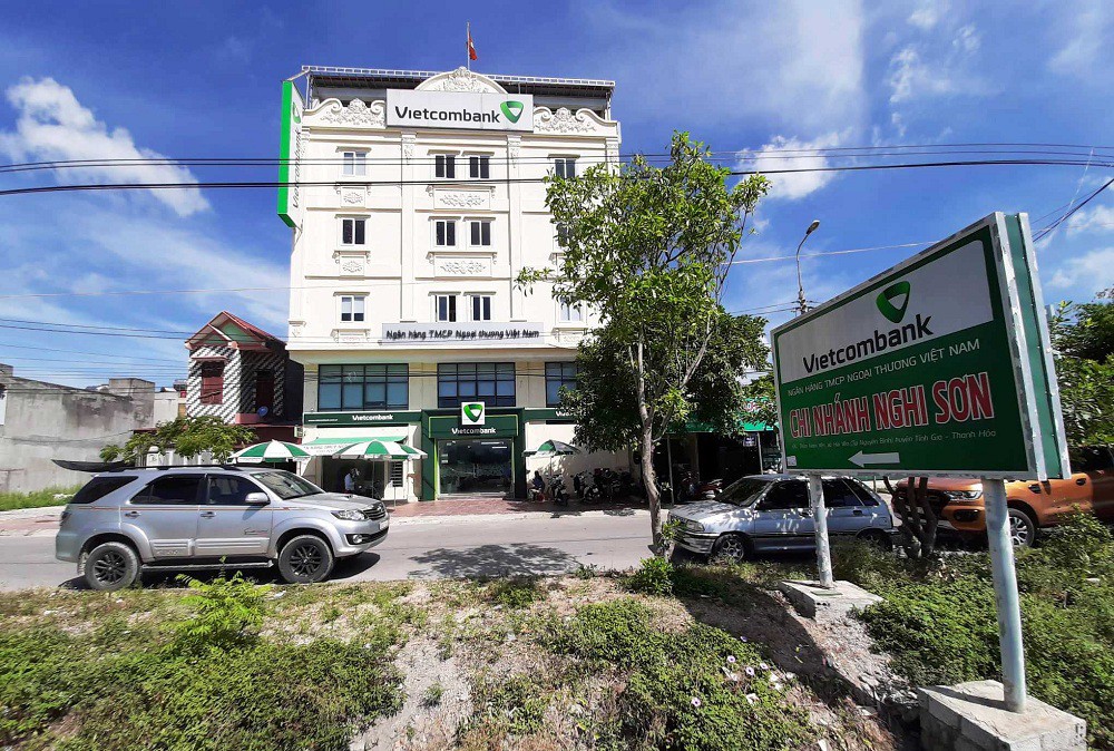 Nóng: Nguyên Thượng úy công an là người cầm súng xông vào ngân hàng Vietcombank ở Thanh Hóa-2