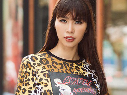 Hà Anh hớ hênh trang phục trên sàn diễn-4