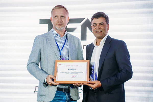 Điện thoại Vsmart của Việt Nam ra mắt thị trường Nga-2