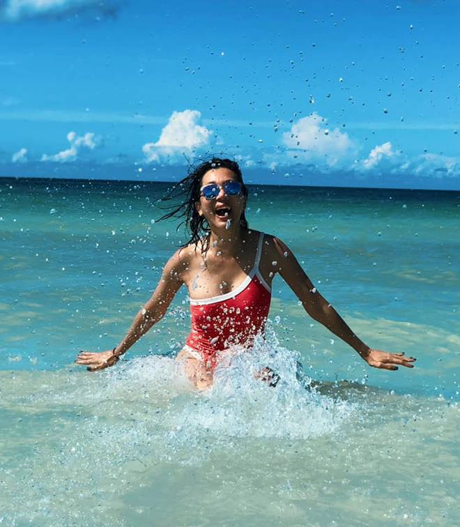 Khoe dáng nuột đến từng centimet với bikini, MC Kỳ Duyên nhận được lời khen đẹp độc nhất vô nhị”-2