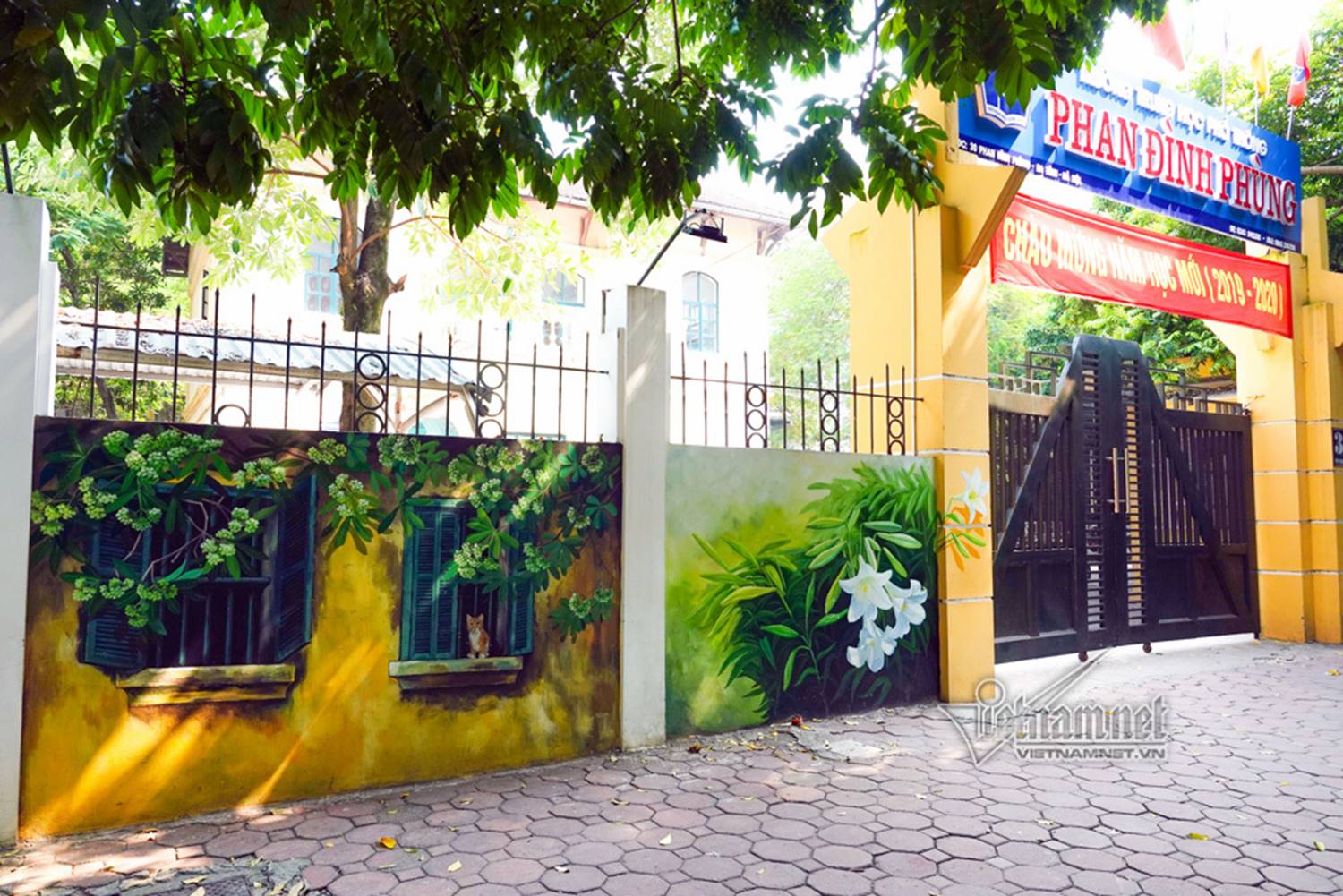 Hà Nội xưa đẹp lạ qua tranh bích họa trên phố-9