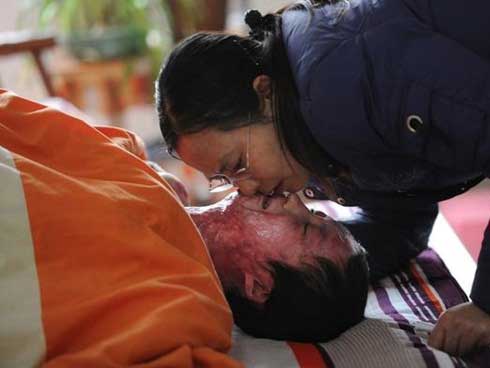 Chỉ sau 2 tháng kết hôn, người chồng nhẫn tâm thiêu sống vợ trẻ sau trận cãi vã khiến cô thừa sống thiếu chết-3