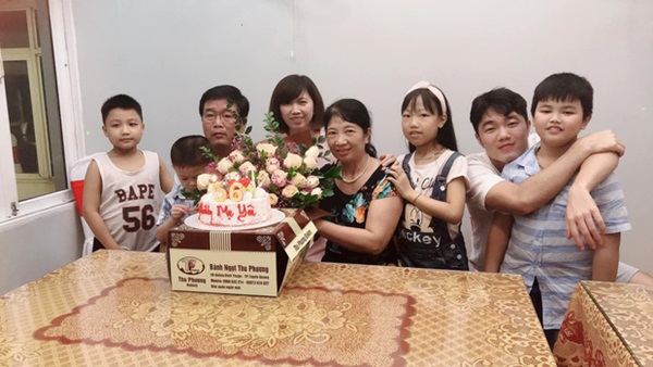 Xuân Trường tươi tắn, đón sinh nhật của mẹ cùng gia đình trước khi sang Hàn Quốc phẫu thuật-3