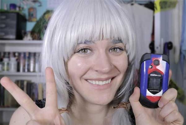 Không dùng smartphone 1 năm, cô gái sắp được thưởng 2,3 tỷ đồng-1