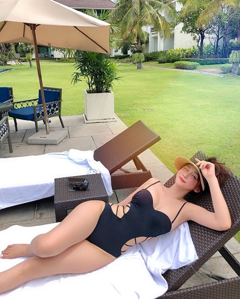 2 cô gái Hàn chứng minh da trắng, mặt xinh không bao giờ lỗi mốt-9