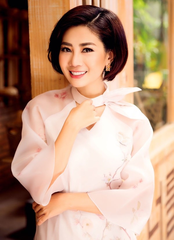 Những mẹ đơn thân đình đám Vbiz: Người đau đớn vì ung thư, kẻ vướng tin đồn cặp kè trai trẻ-2