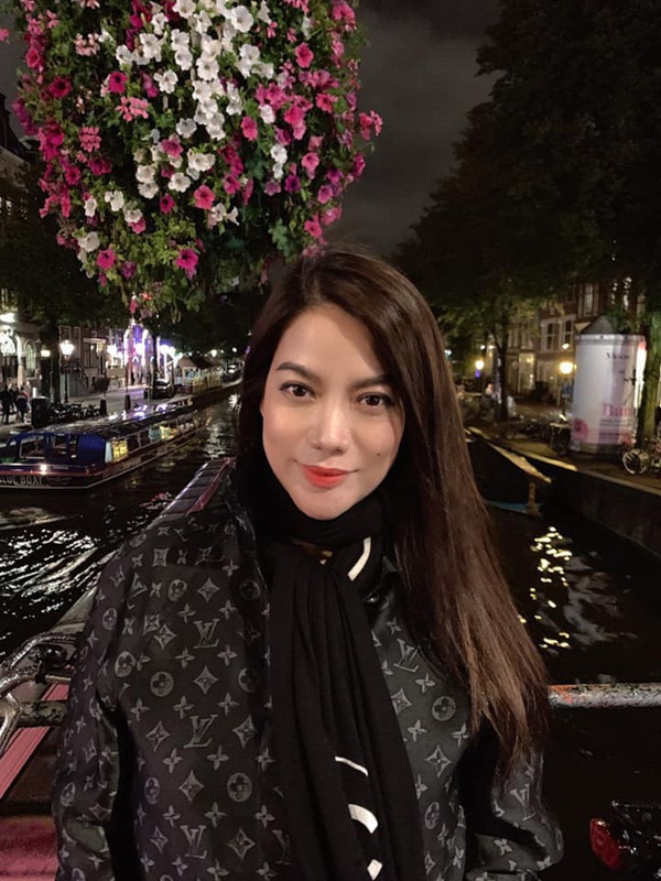 Những mẹ đơn thân đình đám Vbiz: Người đau đớn vì ung thư, kẻ vướng tin đồn cặp kè trai trẻ-7