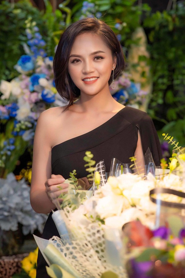 Những mẹ đơn thân đình đám Vbiz: Người đau đớn vì ung thư, kẻ vướng tin đồn cặp kè trai trẻ-12