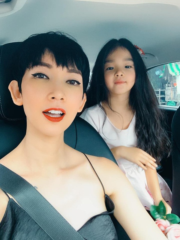 Những mẹ đơn thân đình đám Vbiz: Người đau đớn vì ung thư, kẻ vướng tin đồn cặp kè trai trẻ-15