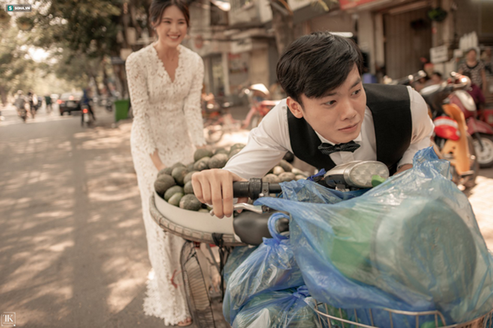 Bộ ảnh cưới siêu chất khiến dân đất Cảng thích thú: Đến nhà vệ sinh trong sân bay cũng ảo!-8