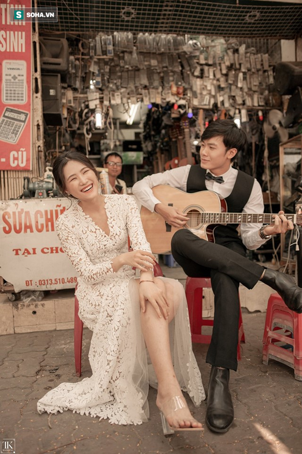 Bộ ảnh cưới siêu chất khiến dân đất Cảng thích thú: Đến nhà vệ sinh trong sân bay cũng ảo!-9