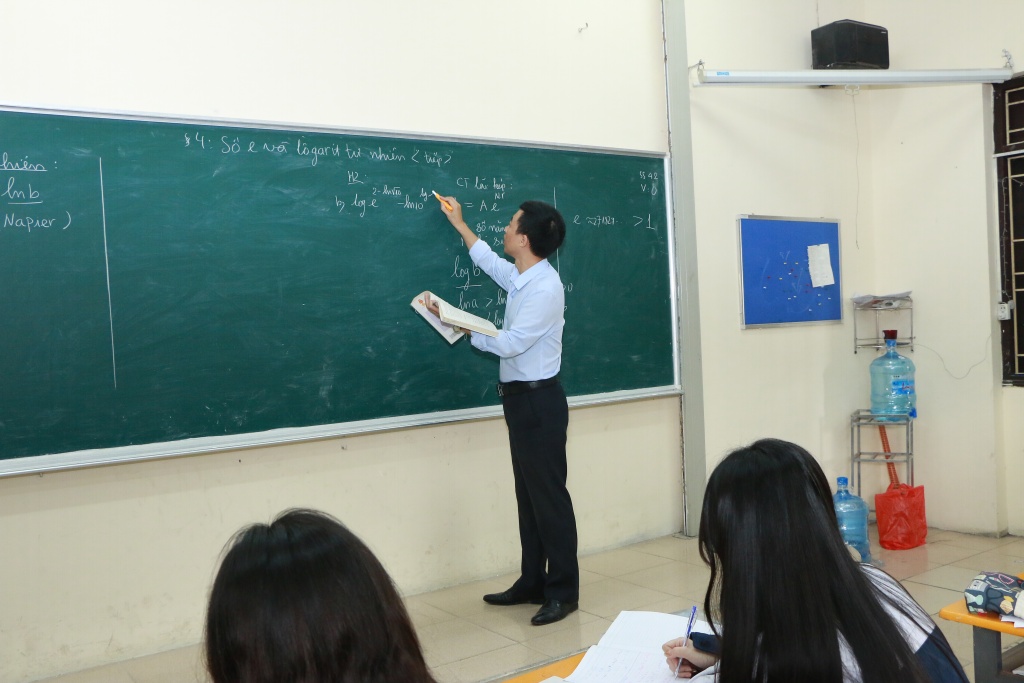 Tâm sự giáo viên: Bỏ lại muộn phiền sau cánh cửa lớp-1